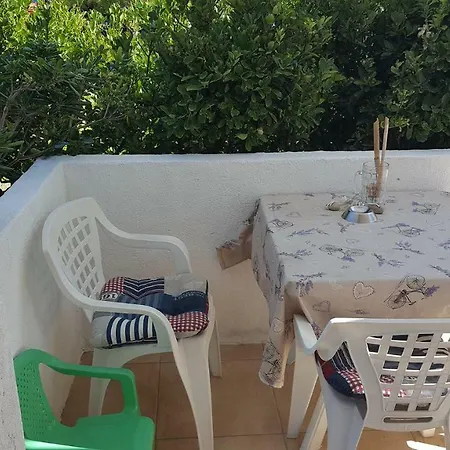 Story Apartment Lopar